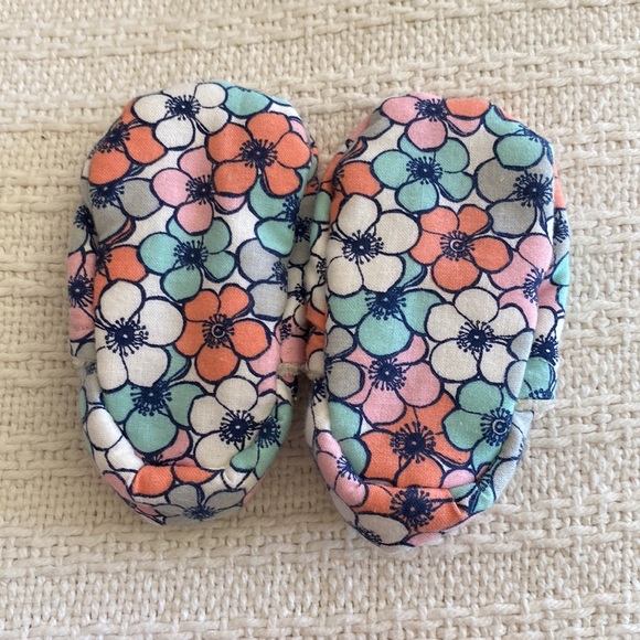 Newborn baby booties shoes - Picture 5 of 7